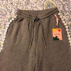 Ban.do daisy chain cropped sweatpants XS, NWT